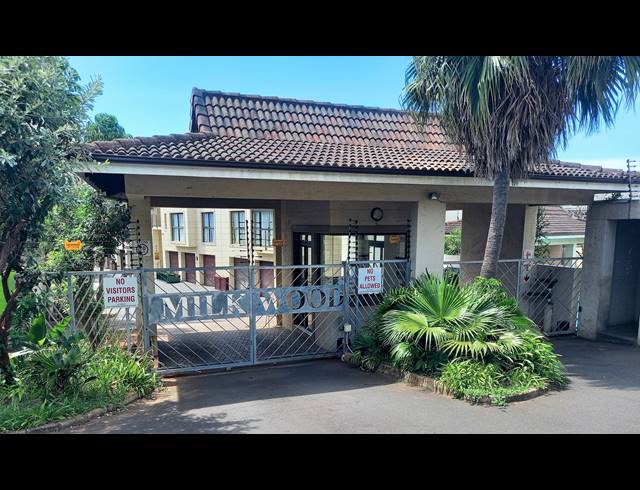 2 bed property to rent in ILLOVO BEACH